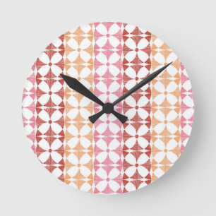 Geometrische rode ikat strepen patroon ronde klok