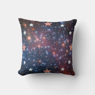Geometrische sterren boven een kosmische nevel. kussen
