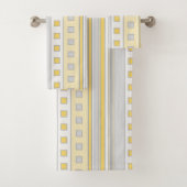 Geometrische vierkantjes en strips, geel, grijs, c bad handdoek (Insitu)