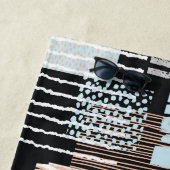 Geometrische vormen en strepen strandlaken (In situ)