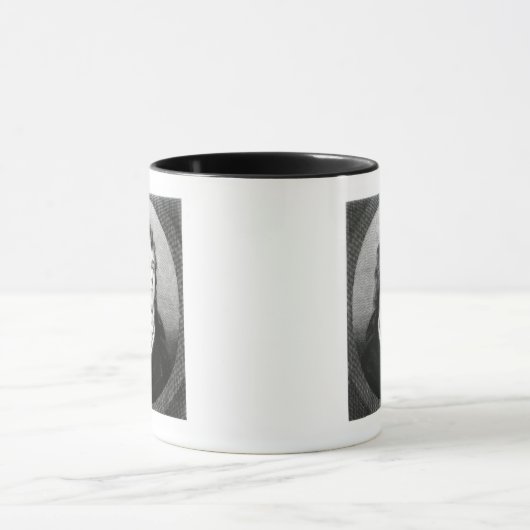 George "Beau" Brummel Mok (Midden)