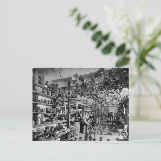 George Ohr Pottery Shop, 1901 Briefkaart (Staand voorkant)