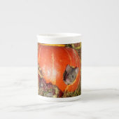 George the Mouse in een mok van een stapel huis 2 (Voorkant)