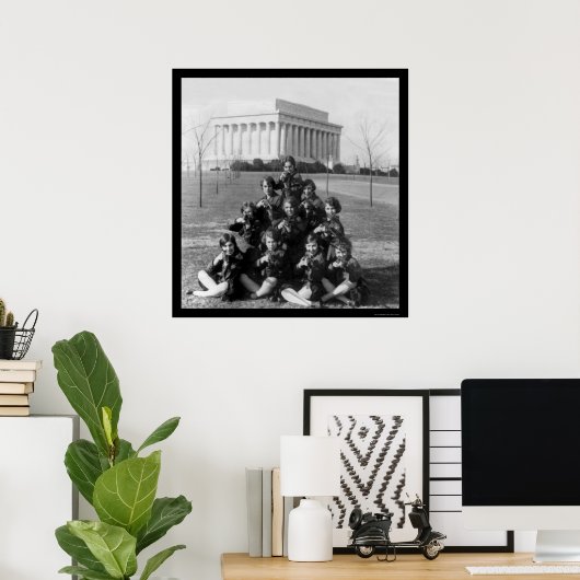 George Washington University Girls Rifle Team 1927 Poster (Thuiskantoor)