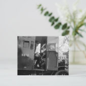 Gepantserde Autobestuurder Met Pistool, 1925 Briefkaart (Staand voorkant)