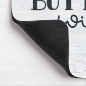 Gepantserde rode wijn op hout muismat (Hoek)