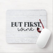 Gepantserde rode wijn op hout muismat (Met muis)