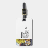 Geparkeerde schoolbus in het najaar bagagelabel (Voorkant verticaal)