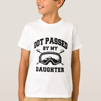 Gepedaled Door Mijn Dochter Vintage Typografie Ski T-shirt