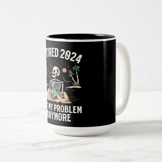 Gepensioneerd 2024 Mijn probleem niet meer, meer p Tweekleurige Koffiemok (Voorkant rechts)