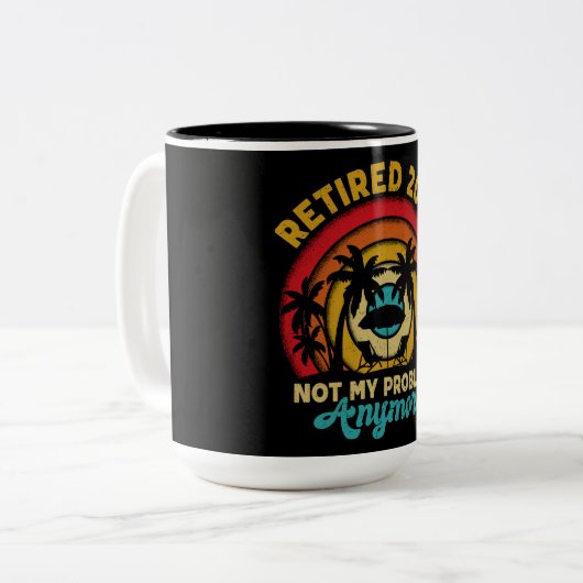 Gepensioneerd 2024 Mijn probleem niet meer, meer p Tweekleurige Koffiemok (Voorkant links)