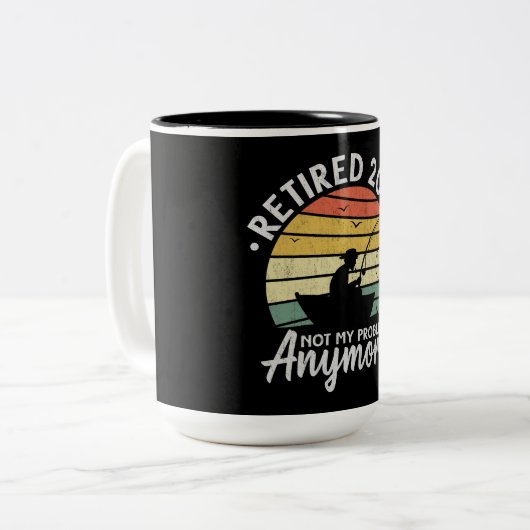 Gepensioneerd 2024 niet mijn probleem meer grappig tweekleurige koffiemok (Voorkant links)