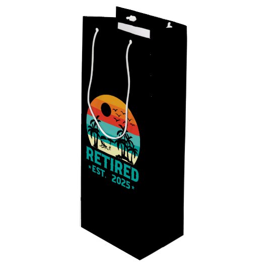 Gepensioneerd 2025 wijn cadeautas (Voorkant Gekanteld)