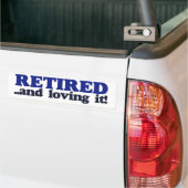 Gepensioneerd en liefhebbend bumpersticker (Op Truck)