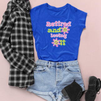 Gepensioneerd en liefhebbend t-shirt