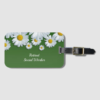 Gepensioneerd maatschappelijk werker, bloemen, bagagelabel