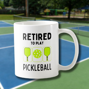 Gepensioneerd om Pickleball Paddles en Ball te spe Koffiemok