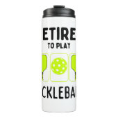 Gepensioneerd om pickleball te spelen thermosbeker (Voorkant)