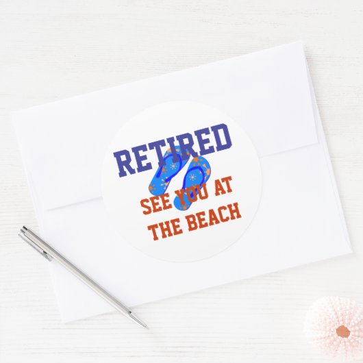 Gepensioneerd - Zie je bij het strand Ronde Sticker (Envelop)