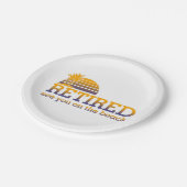 Gepensioneerd zie je op de strand papieren bordje (Gekanteld)