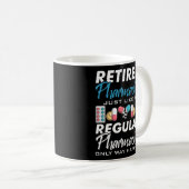 Gepensioneerde apotheker Net als een gewone apothe Koffiemok (Voorkant rechts)