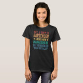 Gepensioneerde Bartender in het kader van het nieu T-shirt (Voorkant volledig)