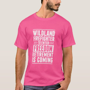 Gepensioneerde bosbrandweerman gaat de vrijheid in t-shirt