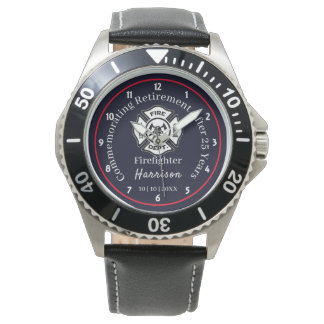 Gepensioneerde brandweerlieden houden herdenkingsg horloge