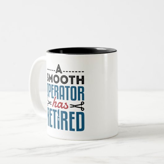 Gepensioneerde chirurg A Smooiere operator heeft g Tweekleurige Koffiemok (Voorkant links)