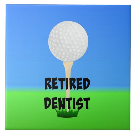 Gepensioneerde Dentist, golfbal op een t-shirt. Tegeltje (Voorkant)