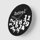 Gepensioneerde Funny Fallen Numbers Ronde Klok (Hoek)