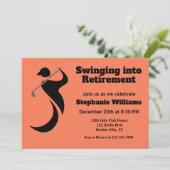 Gepensioneerde golfspeler moderne swingende golfer kaart (Staand voorkant)