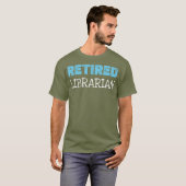 Gepensioneerde Librarian Gifts Funny Retirement T-shirt (Voorkant volledig)