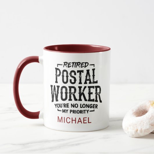 Gepensioneerde Postbode Gepersonaliseerd Mok (Met donut)