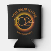 Gepersonaliseerd 2024 TOTALE ZONSVERDUISTERING Fam Blikjeskoeler (Achterkant)