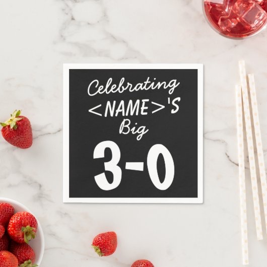 Gepersonaliseerd 30e verjaardag zwart papier serve servetten (Insitu)