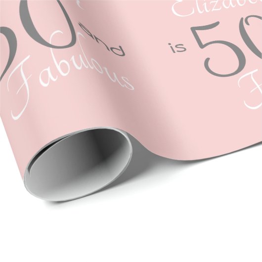 Gepersonaliseerd 50 en Fabulous Pink 50th Birthday Cadeaupapier (Rol Hoek)