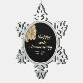 Gepersonaliseerd 50e Jubileum zwart-witpaar Tin Sneeuwvlok Ornament (Rechts)