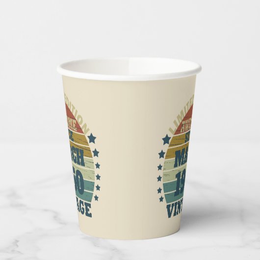 Gepersonaliseerd  65ste verjaardagsfeest papieren bekers (Links)