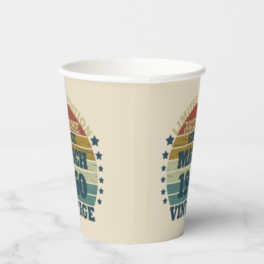 Gepersonaliseerd  65ste verjaardagsfeest papieren bekers (Rechts)