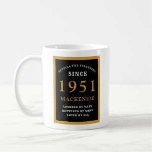Gepersonaliseerd 70e verjaardag 1951 Elegant Black Koffiemok