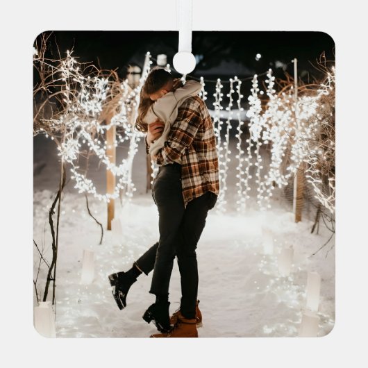 Gepersonaliseerd Afbeelding Onze eerste kerst verl Metalen Ornament (Achterkant)