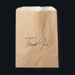 Gepersonaliseerd bedankfeestcadeau kraft bedankzakje<br><div class="desc">Een minimalistische bedankfeest cadeautaszak die kan worden aangepast aan uw tekst en papiroptie. Deze rustieke kraft bruine papieren bedankfeest cadeautaszak is ideaal voor alle soorten feesten en vieringen. Perfecte cadeautaszak voor verjaardagsfeesten,  bruidsjonkvrouwen,  baby showers,  bruiloften,  vrijgezellenfeest enz.</div>