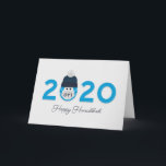 Gepersonaliseerd blauw kaart<br><div class="desc">Laat ze dit jaar glimlachen met deze aangepaste,  humoristische Hanukkah-kaart met een "gemaskeerde 2020" met het woord "Oy!".Het winterse pet heeft een Star van David-patroon. In schaduwen van blauw.</div>