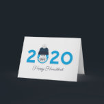 Gepersonaliseerd blauw kaart<br><div class="desc">Laat ze dit jaar glimlachen met deze aangepaste,  humoristische Hanukkah-kaart met een "gemaskeerde 2020" met het woord "Oy!".Het winterse pet heeft een Star van David-patroon. In schaduwen van blauw.</div>