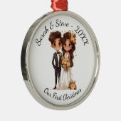 Gepersonaliseerd bruidspaar, onze eerste Kerstmis Metalen Ornament (Rechts)