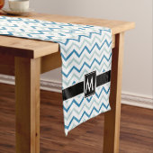 Gepersonaliseerd Chevron Zigzag Aqua Blue Korte Tafelloper (Voorbeeld)