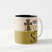 Gepersonaliseerd Christelijk zij is sterke spreekw Tweekleurige Koffiemok (Voorkant rechts)