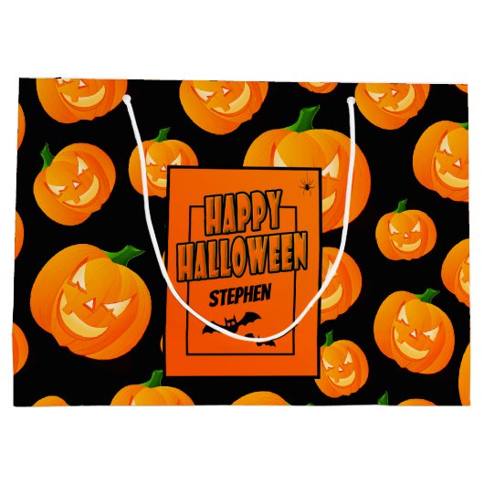 Gepersonaliseerd | Cute Pumpkin & Bat Happy Hallow Groot Cadeauzakje (Achterkant)