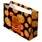 Gepersonaliseerd | Cute Pumpkin & Bat Happy Hallow Groot Cadeauzakje (Voorkant Gekanteld)